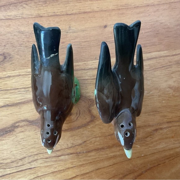 Vintage Sparrow Ceramic Salt and Pepper Shakers - Picture 4 of 5